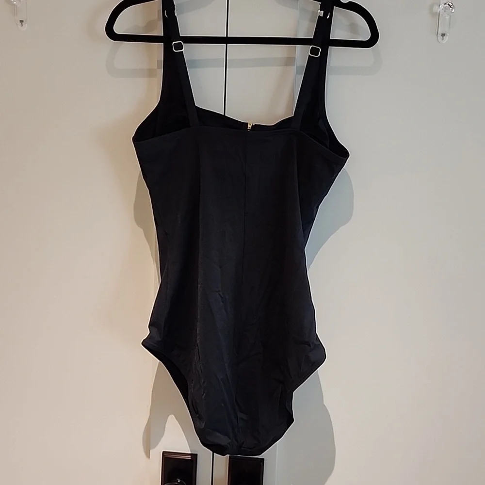 Bathing suit - Picture 4 of 5